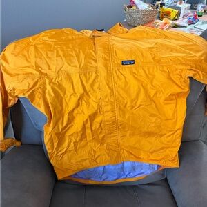 Patagonia Large Windbreaker Jacket - Bright Orange